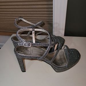 Dark gray gunmetal sparkle open toe heeled sandal Adrianna Papell size 8